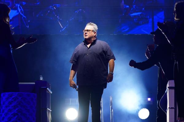 Eric Stonestreet walks onstage during 2024 Big Slick Celebrity Weekend on June 01, 2024 in Kansas City, Missouri.  